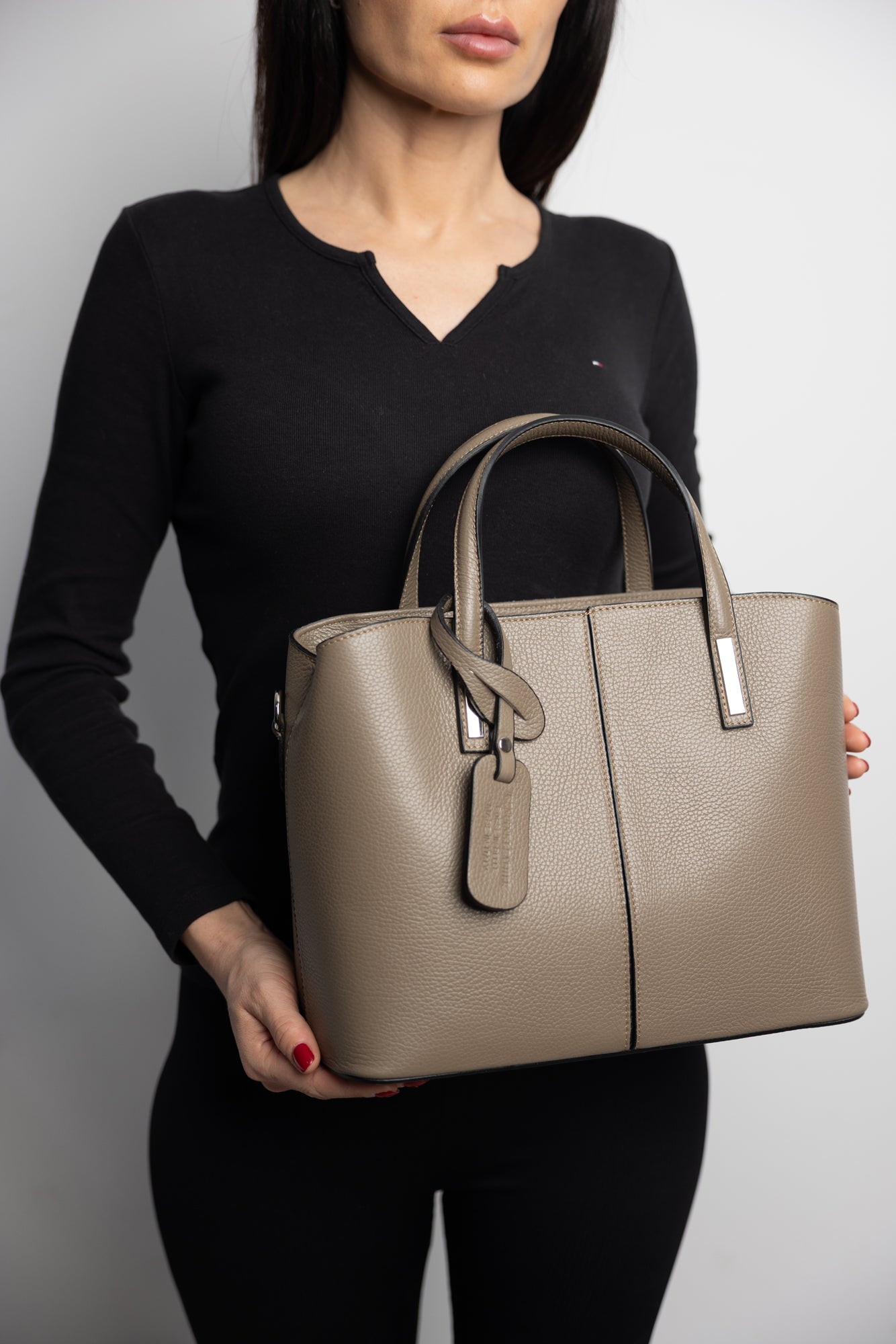 Damenhandtasche aus beigem Echtleder Mara
